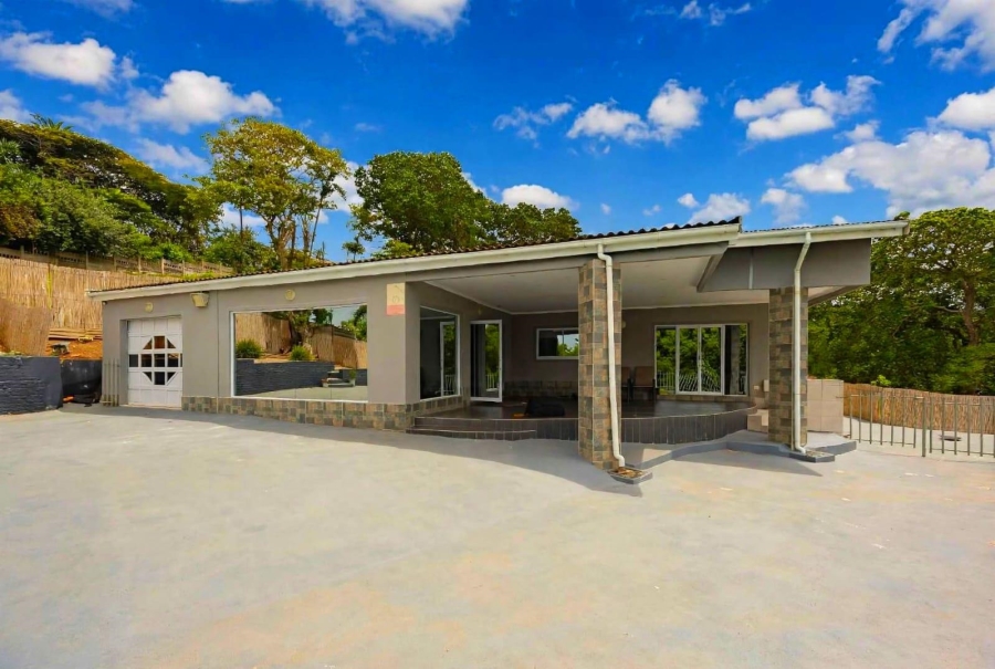 3 Bedroom Property for Sale in Umtentweni KwaZulu-Natal