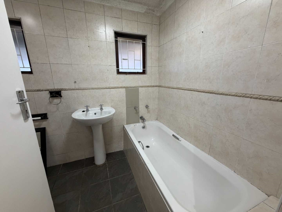 To Let 2 Bedroom Property for Rent in Glen Hills KwaZulu-Natal