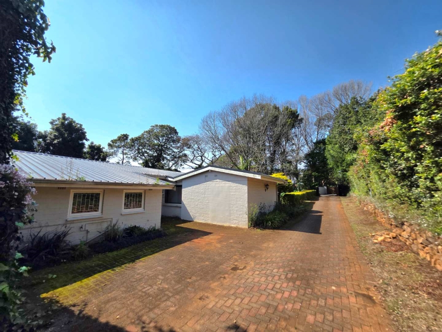To Let 4 Bedroom Property for Rent in Kloof KwaZulu-Natal
