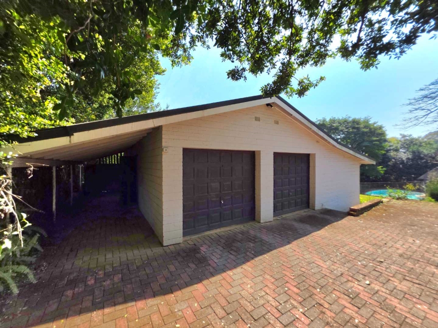 To Let 4 Bedroom Property for Rent in Kloof KwaZulu-Natal