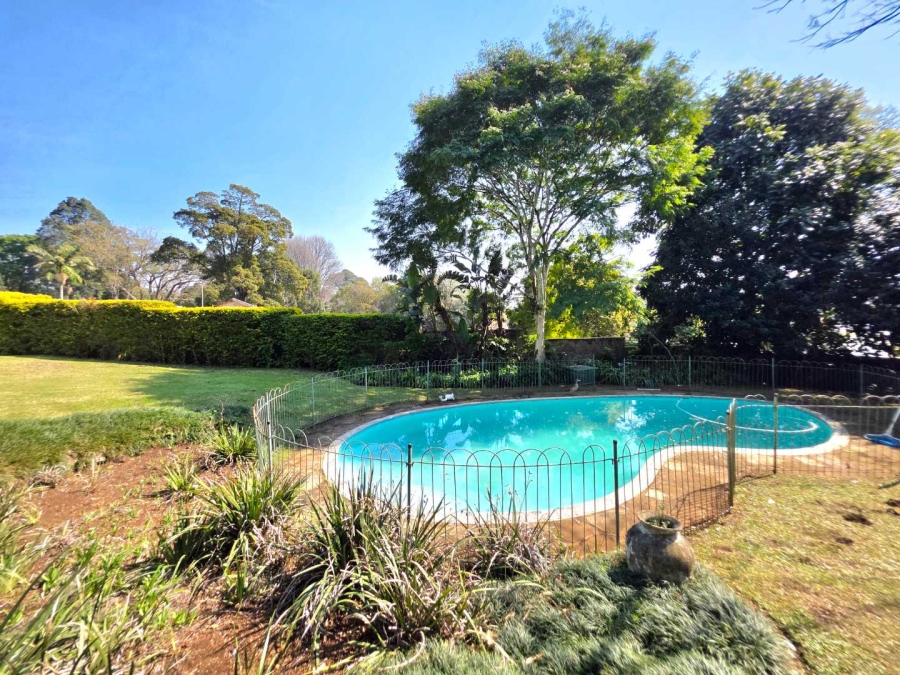 To Let 4 Bedroom Property for Rent in Kloof KwaZulu-Natal