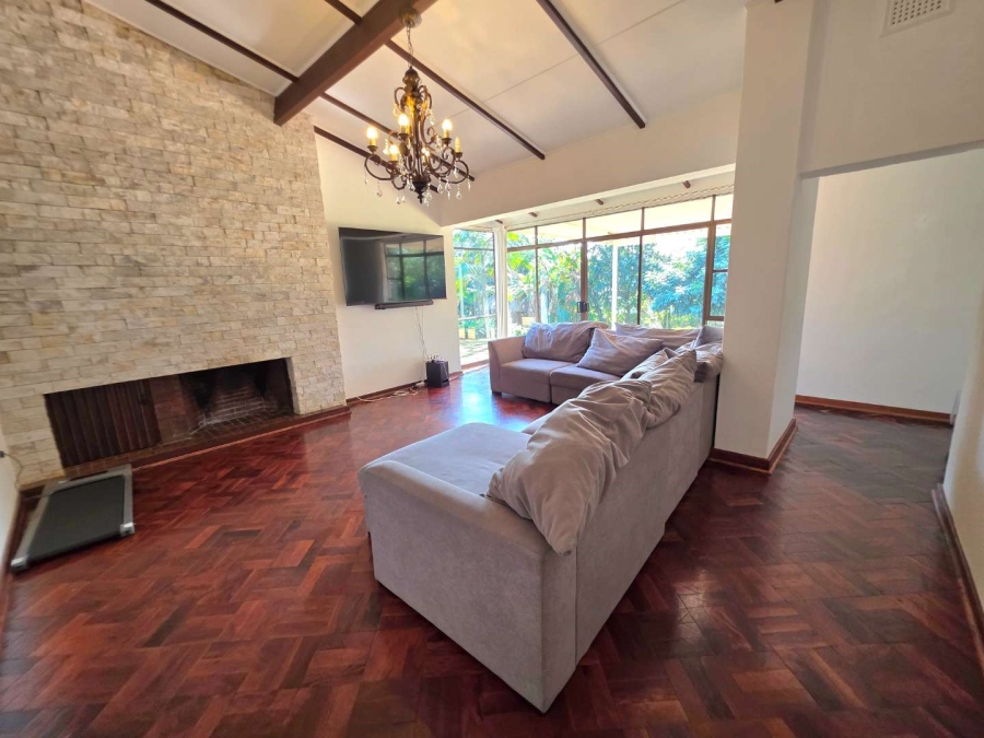 To Let 4 Bedroom Property for Rent in Kloof KwaZulu-Natal