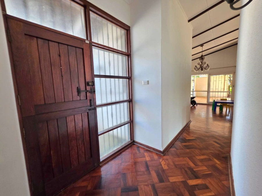To Let 4 Bedroom Property for Rent in Kloof KwaZulu-Natal