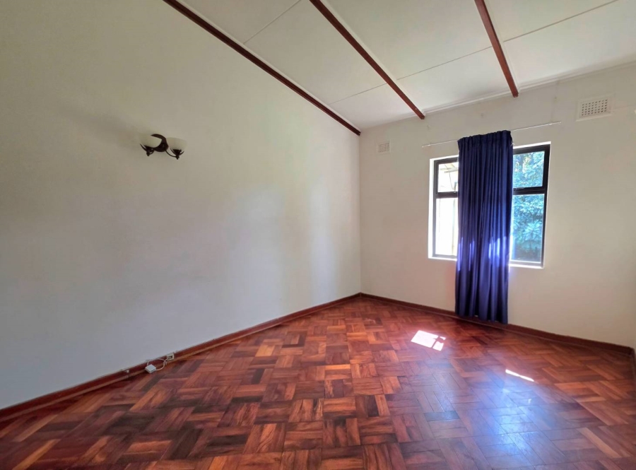 To Let 4 Bedroom Property for Rent in Kloof KwaZulu-Natal