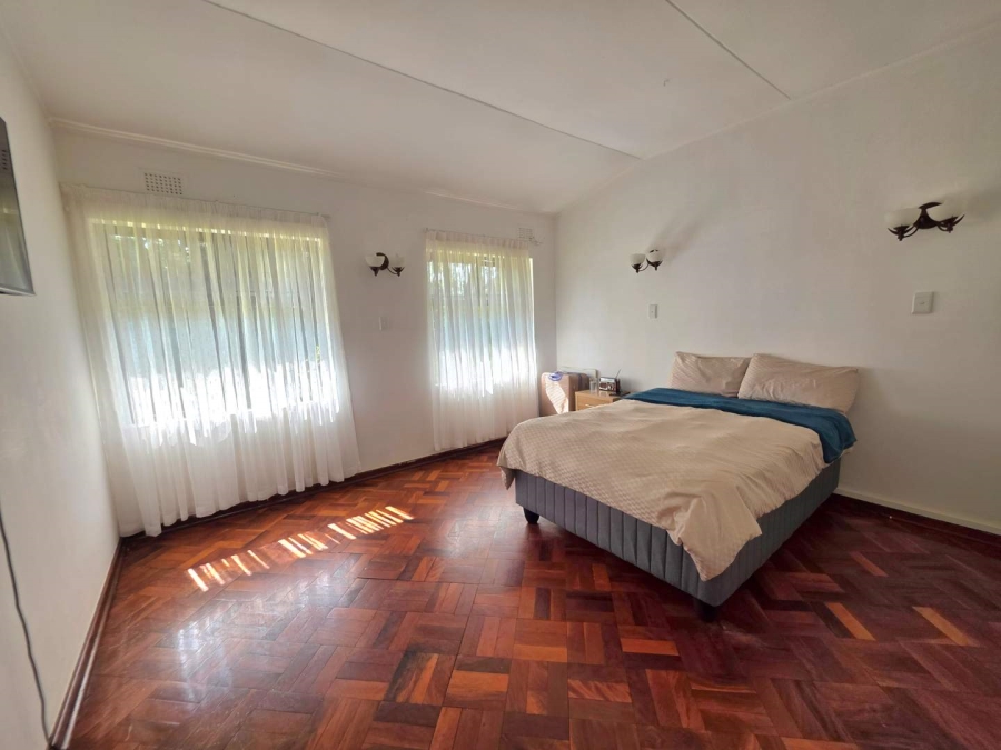 To Let 4 Bedroom Property for Rent in Kloof KwaZulu-Natal