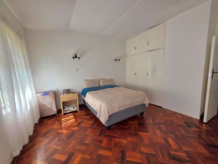 To Let 4 Bedroom Property for Rent in Kloof KwaZulu-Natal