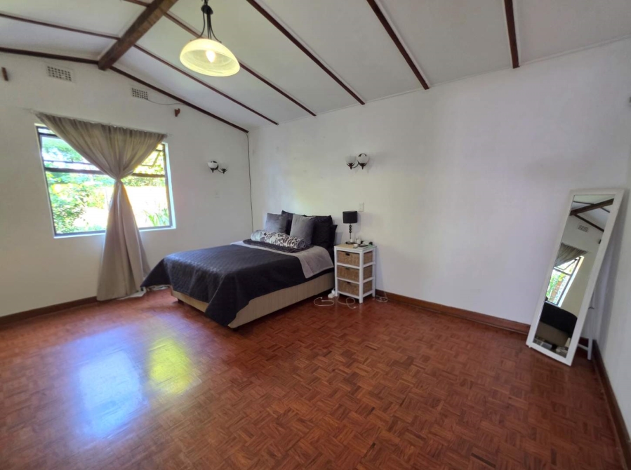 To Let 4 Bedroom Property for Rent in Kloof KwaZulu-Natal