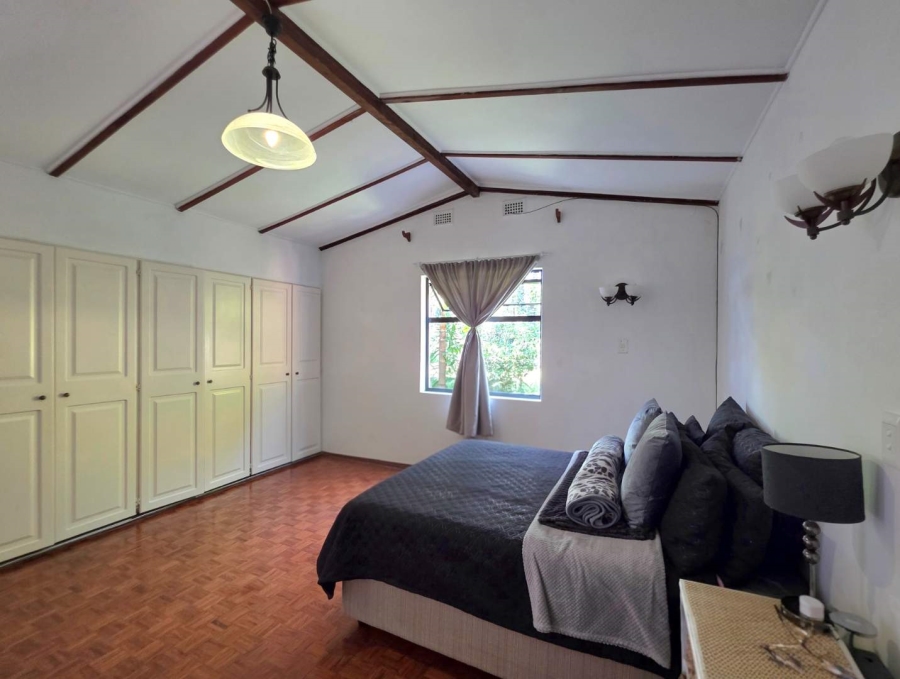 To Let 4 Bedroom Property for Rent in Kloof KwaZulu-Natal