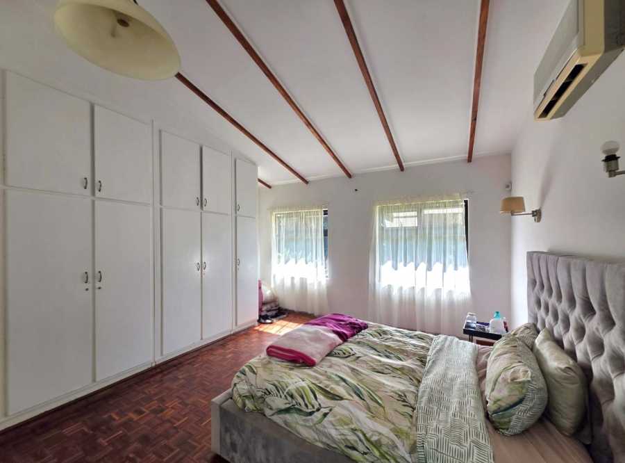 To Let 4 Bedroom Property for Rent in Kloof KwaZulu-Natal