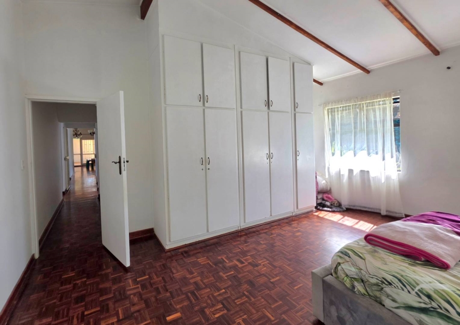 To Let 4 Bedroom Property for Rent in Kloof KwaZulu-Natal