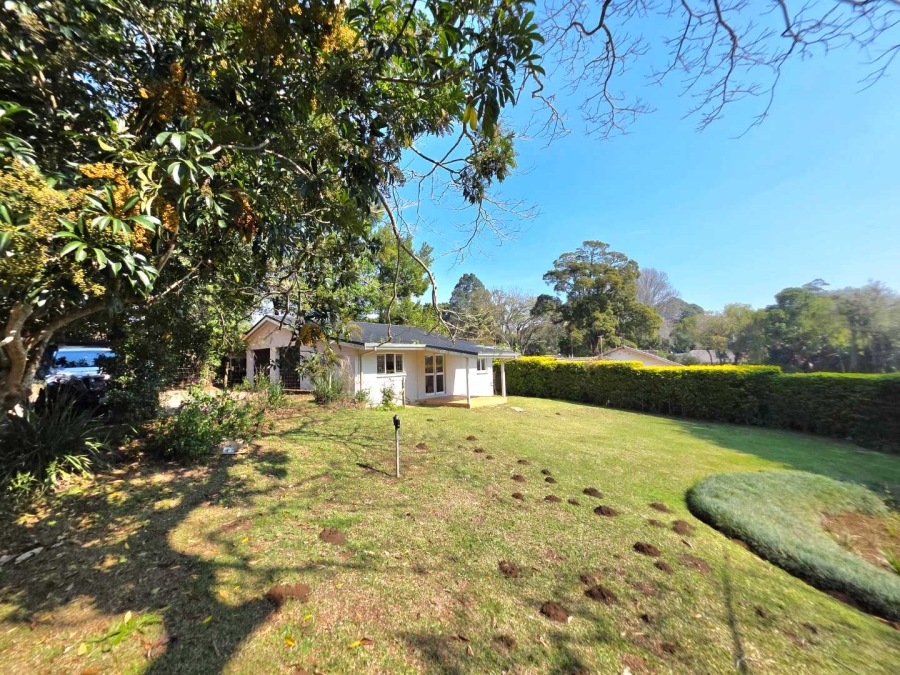 To Let 4 Bedroom Property for Rent in Kloof KwaZulu-Natal