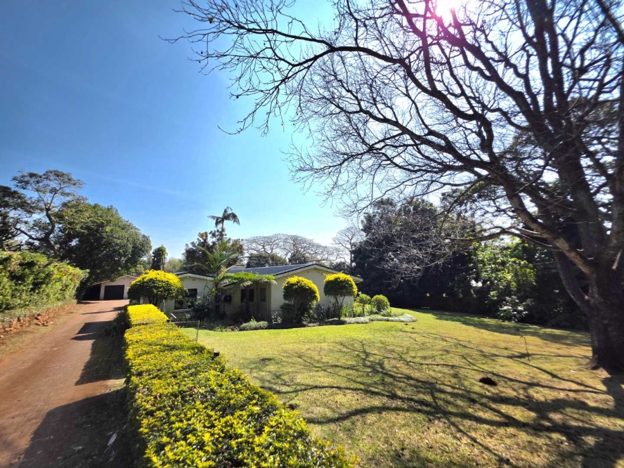 To Let 4 Bedroom Property for Rent in Kloof KwaZulu-Natal