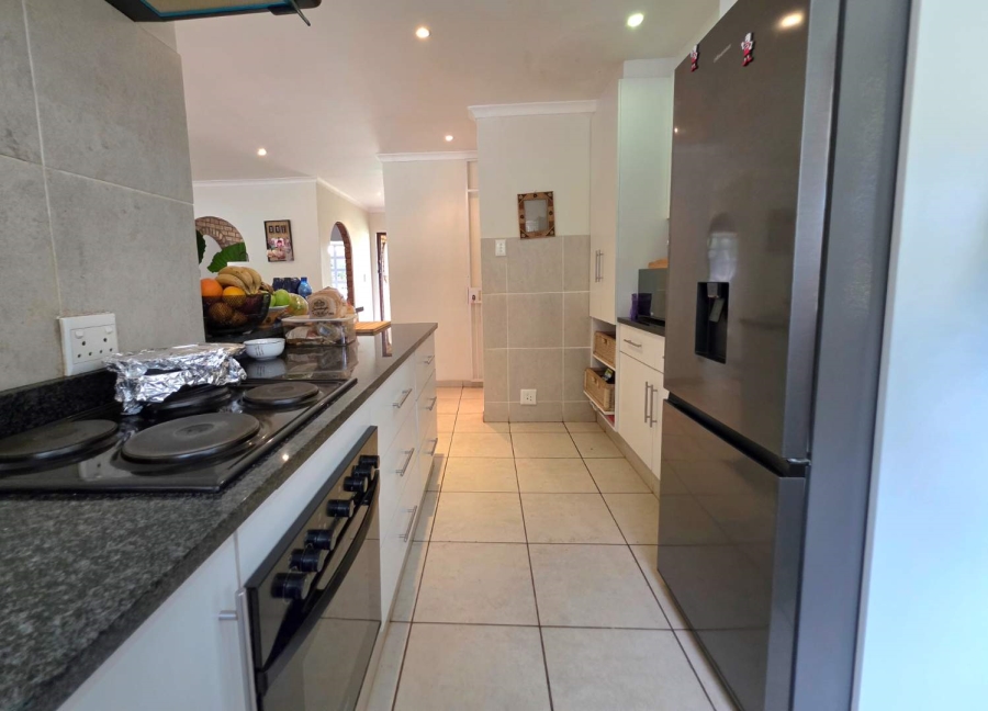 4 Bedroom Property for Sale in Waterfall KwaZulu-Natal