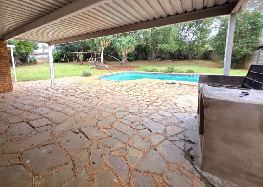 4 Bedroom Property for Sale in Waterfall KwaZulu-Natal
