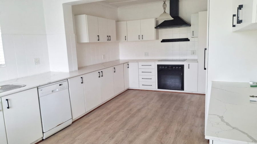 4 Bedroom Property for Sale in Greendale KwaZulu-Natal