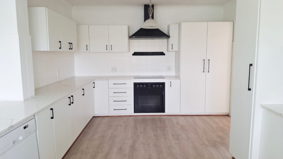 4 Bedroom Property for Sale in Greendale KwaZulu-Natal