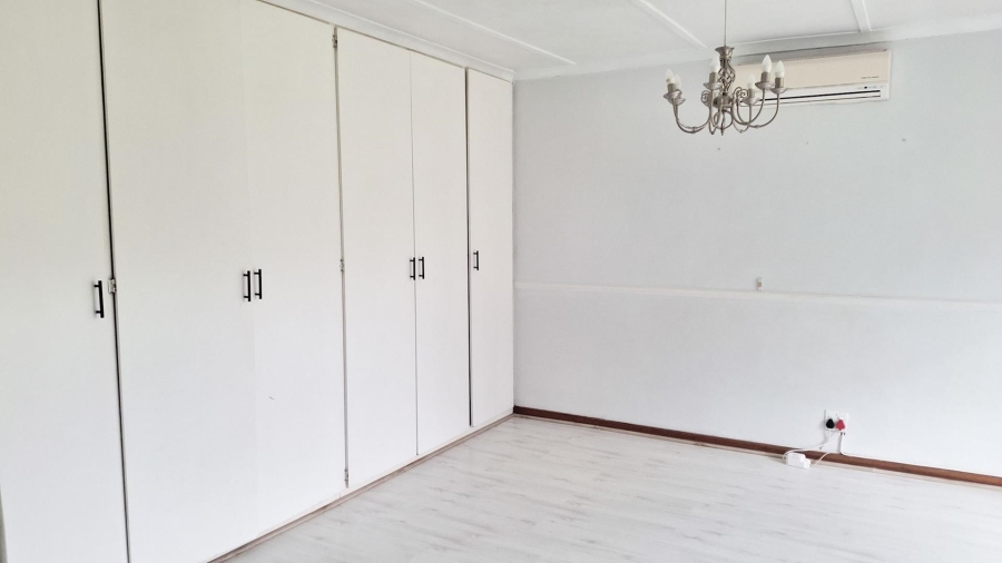 4 Bedroom Property for Sale in Greendale KwaZulu-Natal