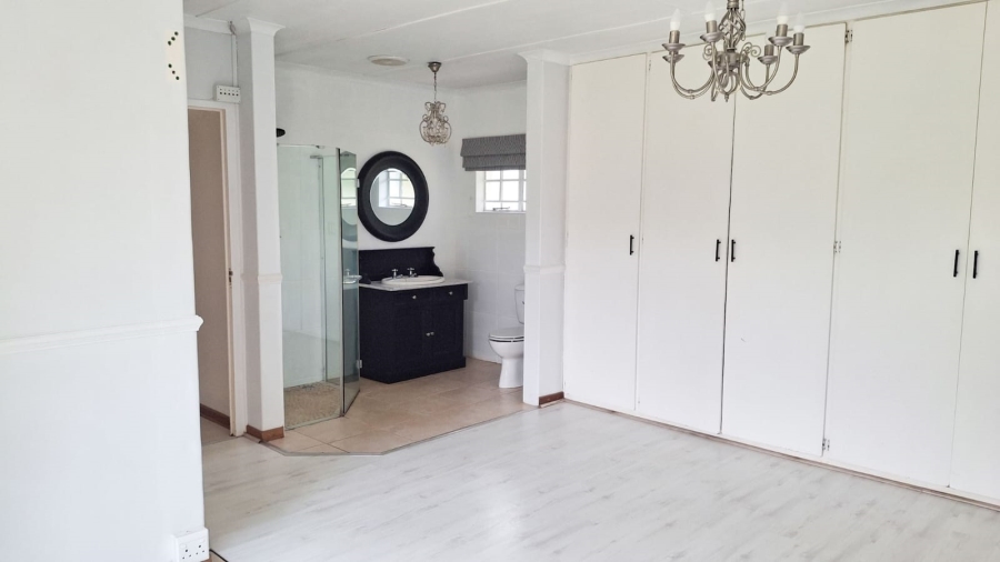 4 Bedroom Property for Sale in Greendale KwaZulu-Natal