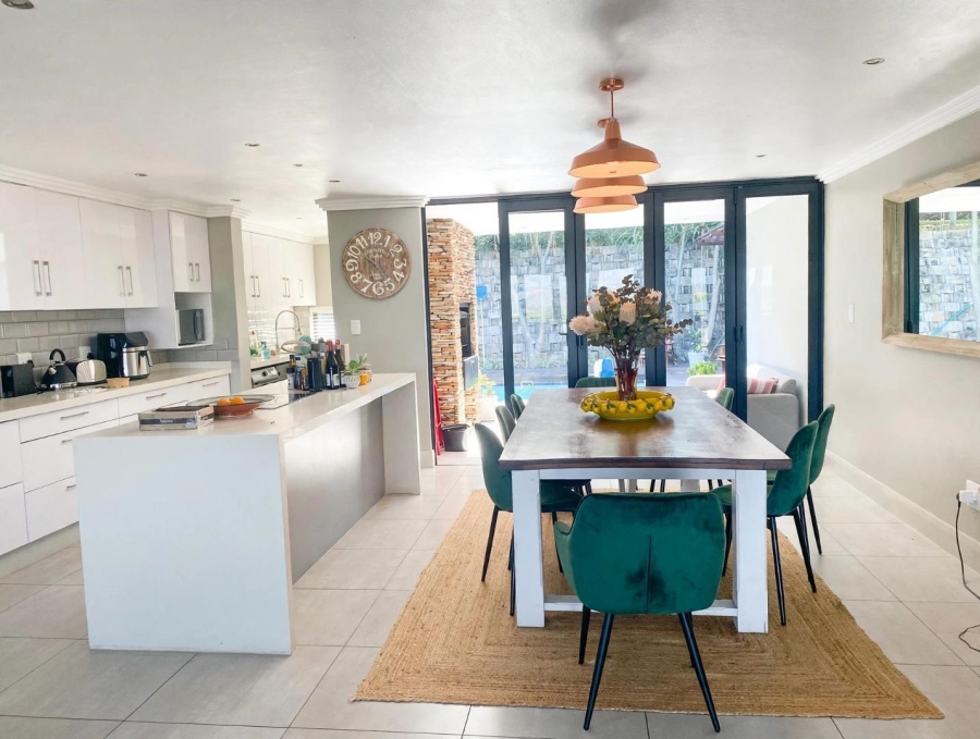 To Let 4 Bedroom Property for Rent in Palm Lakes Estate KwaZulu-Natal