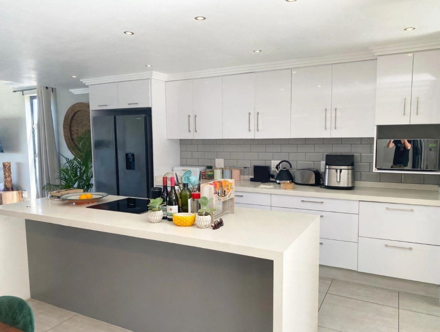 To Let 4 Bedroom Property for Rent in Palm Lakes Estate KwaZulu-Natal