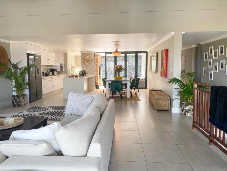 To Let 4 Bedroom Property for Rent in Palm Lakes Estate KwaZulu-Natal