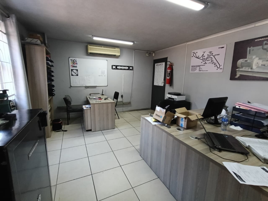 To Let Commercial Property for Rent in Westmead KwaZulu-Natal