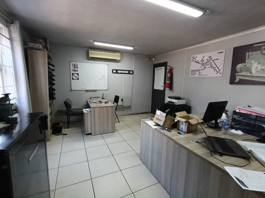 To Let Commercial Property for Rent in Westmead KwaZulu-Natal