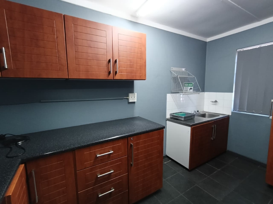 To Let Commercial Property for Rent in Westmead KwaZulu-Natal