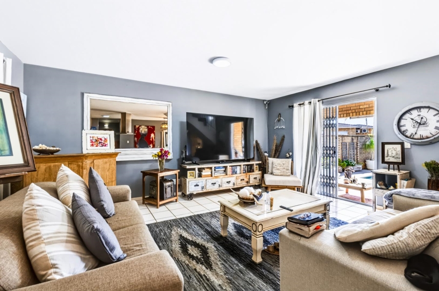 3 Bedroom Property for Sale in Amanzimtoti KwaZulu-Natal