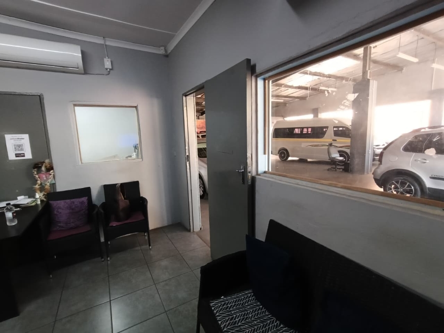 To Let Commercial Property for Rent in Westmead KwaZulu-Natal
