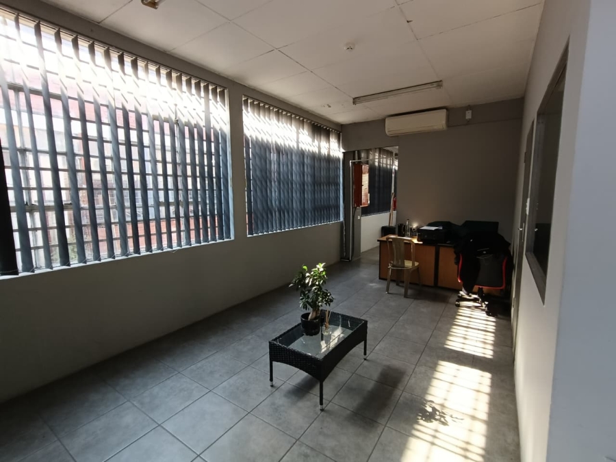 To Let Commercial Property for Rent in Westmead KwaZulu-Natal