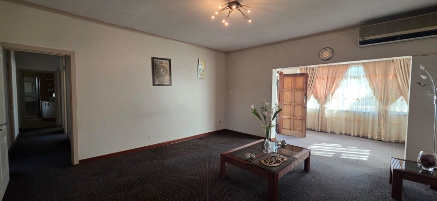 To Let 4 Bedroom Property for Rent in Bluff KwaZulu-Natal