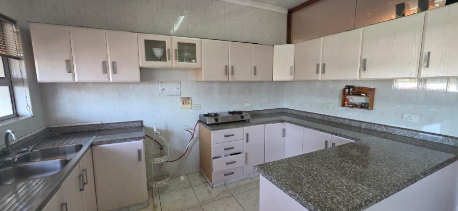 To Let 4 Bedroom Property for Rent in Bluff KwaZulu-Natal