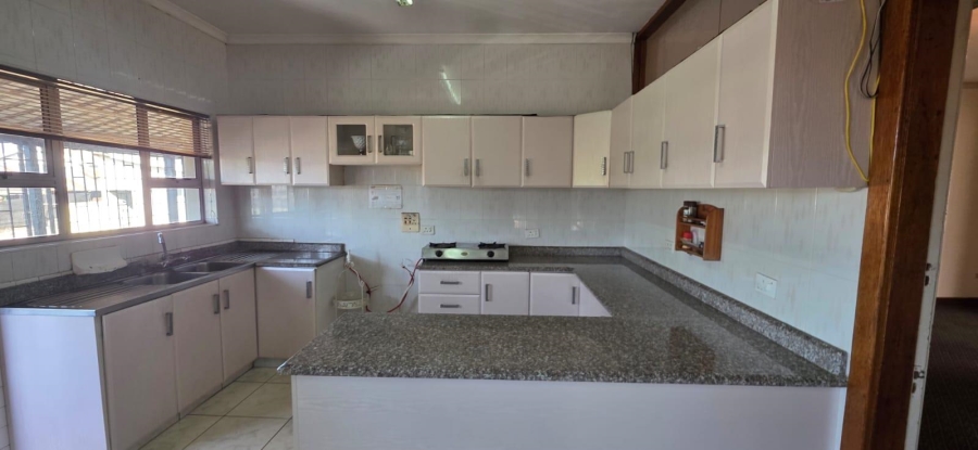 To Let 4 Bedroom Property for Rent in Bluff KwaZulu-Natal