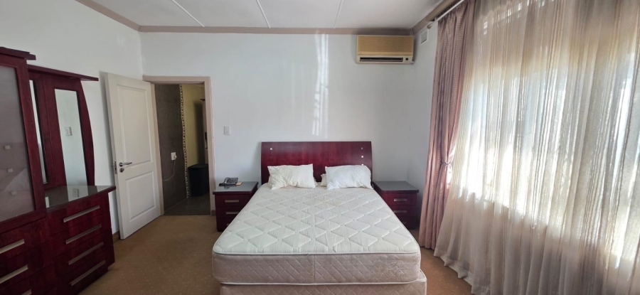 To Let 4 Bedroom Property for Rent in Bluff KwaZulu-Natal