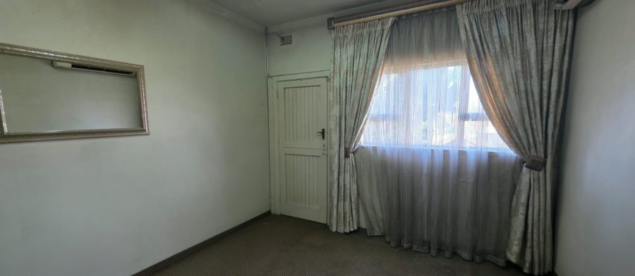 To Let 4 Bedroom Property for Rent in Bluff KwaZulu-Natal