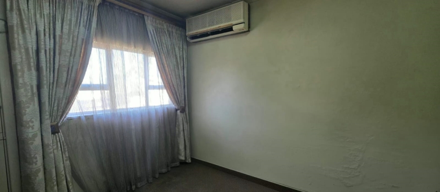 To Let 4 Bedroom Property for Rent in Bluff KwaZulu-Natal