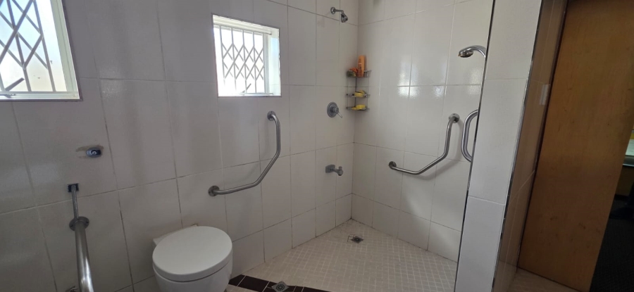 To Let 4 Bedroom Property for Rent in Bluff KwaZulu-Natal