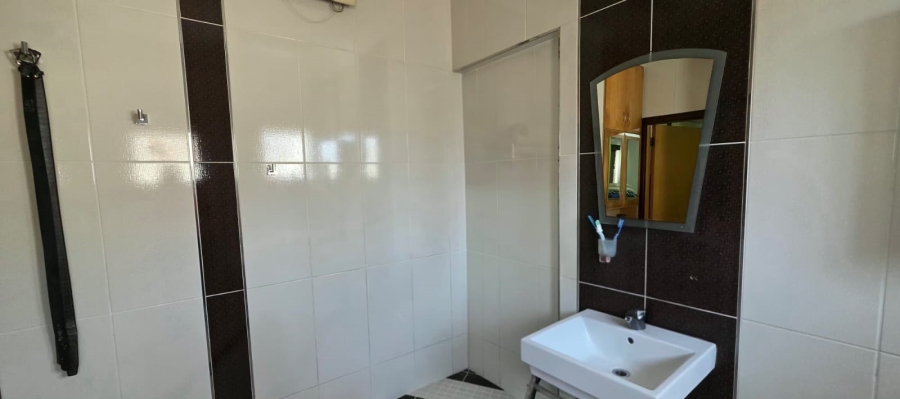 To Let 4 Bedroom Property for Rent in Bluff KwaZulu-Natal