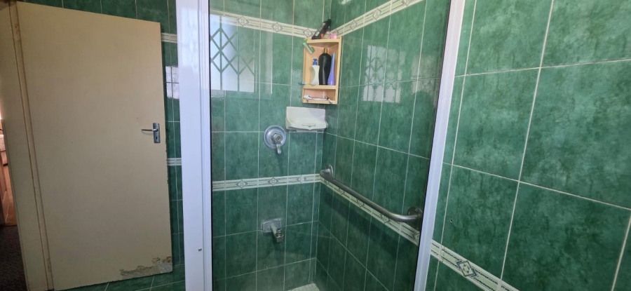 To Let 4 Bedroom Property for Rent in Bluff KwaZulu-Natal