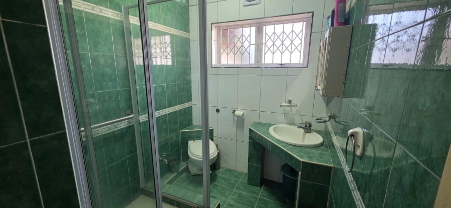 To Let 4 Bedroom Property for Rent in Bluff KwaZulu-Natal