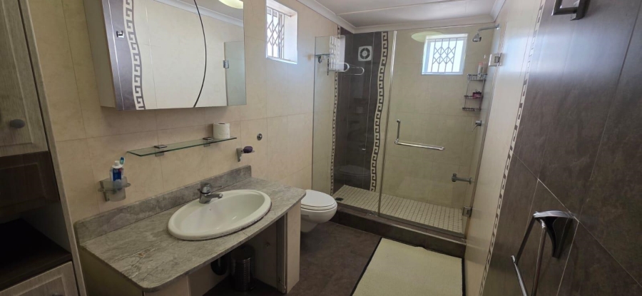 To Let 4 Bedroom Property for Rent in Bluff KwaZulu-Natal
