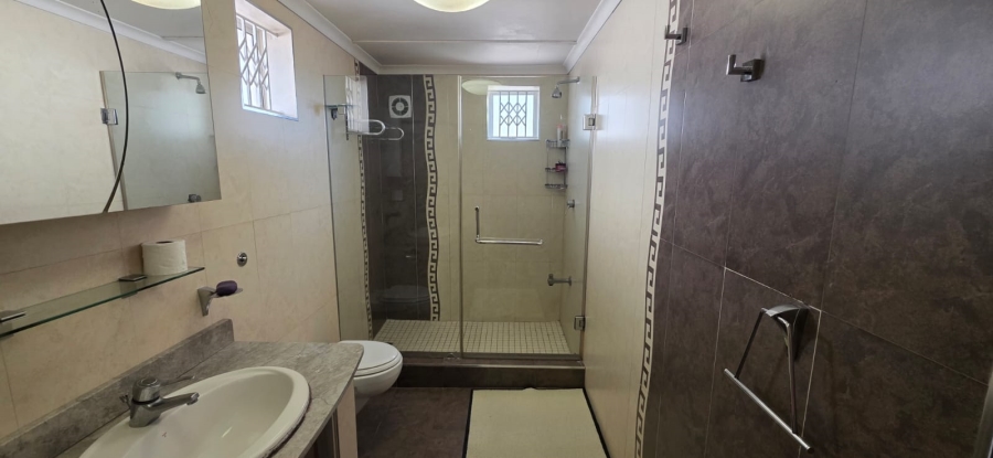 To Let 4 Bedroom Property for Rent in Bluff KwaZulu-Natal