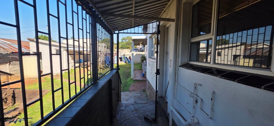 To Let 4 Bedroom Property for Rent in Bluff KwaZulu-Natal