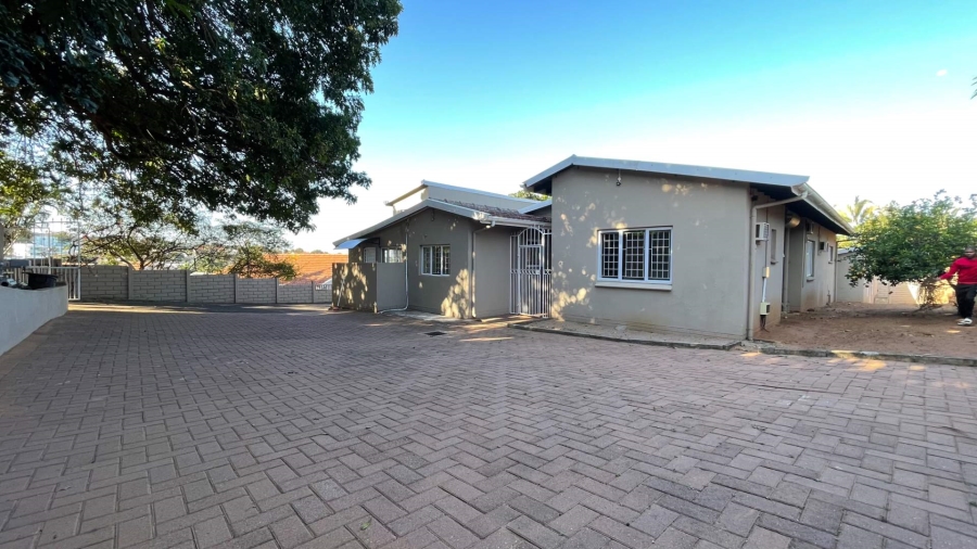 To Let 4 Bedroom Property for Rent in Glen Ashley KwaZulu-Natal