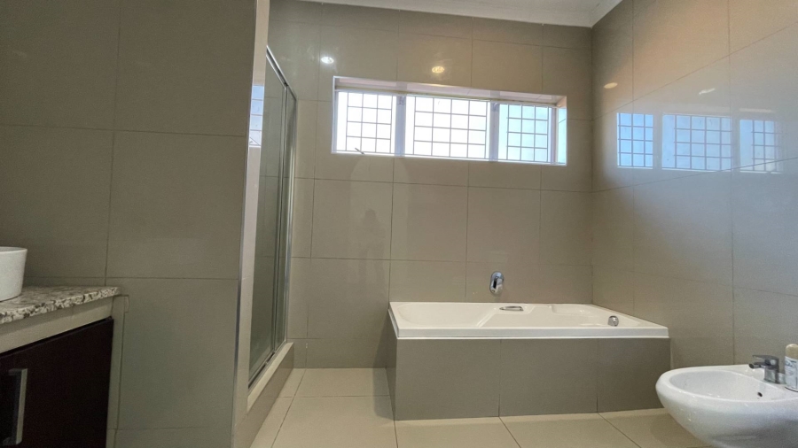 To Let 4 Bedroom Property for Rent in Glen Ashley KwaZulu-Natal