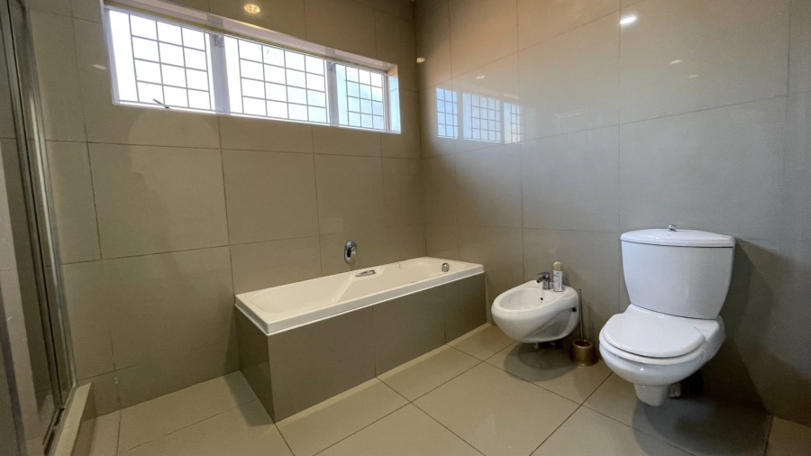 To Let 4 Bedroom Property for Rent in Glen Ashley KwaZulu-Natal