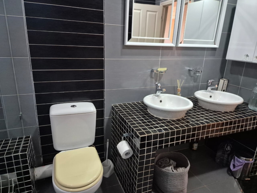 4 Bedroom Property for Sale in Escombe KwaZulu-Natal