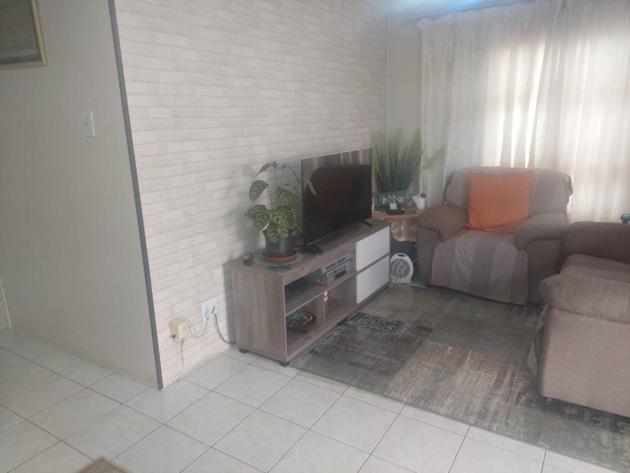 5 Bedroom Property for Sale in Bonela KwaZulu-Natal