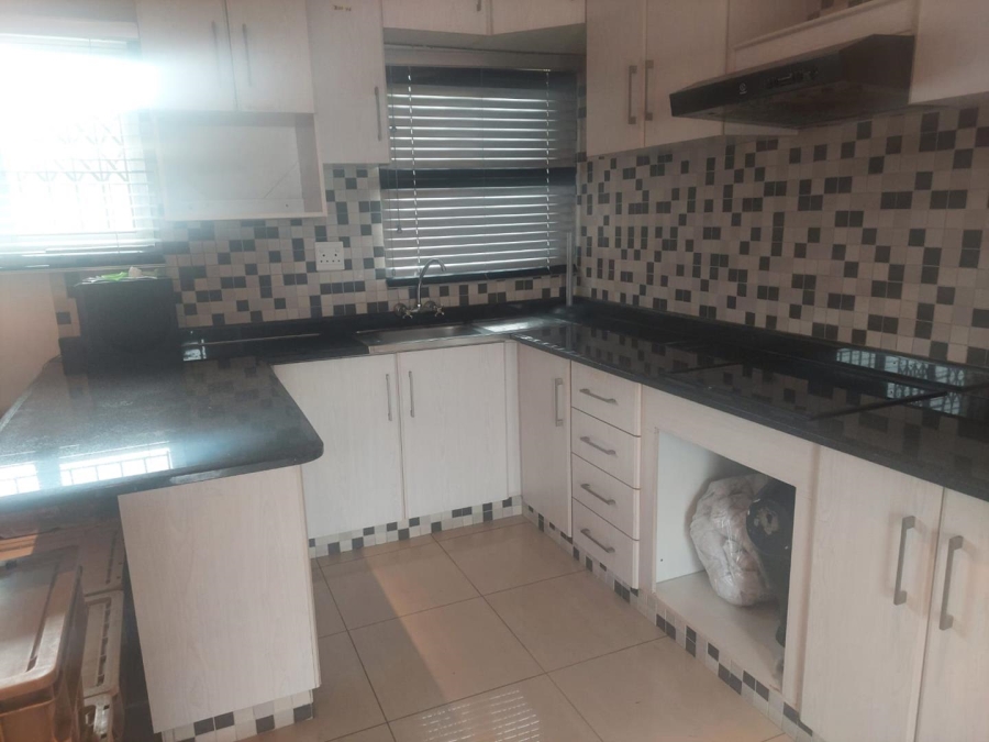 5 Bedroom Property for Sale in Bonela KwaZulu-Natal